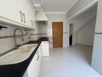 Apartamento T4 para Venda em Rio de Mouro