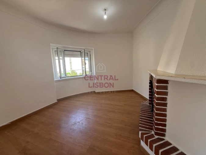 Apartamento T4 para Venda em Rio de Mouro Foto 4