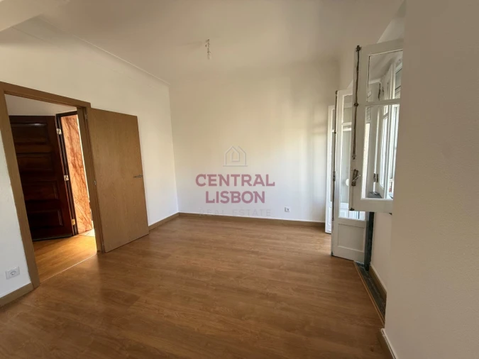 Apartamento T4 para Venda em Rio de Mouro Foto 5