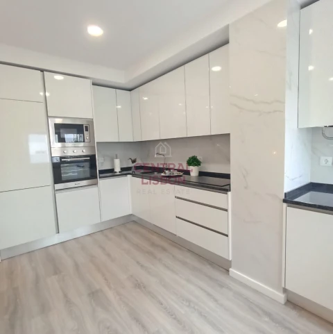 Apartamento T3 para Venda em Benfica