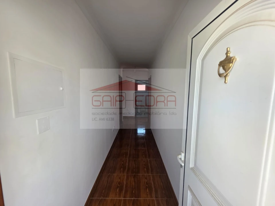 Apartamento T2 para Venda em Abragão Foto 13