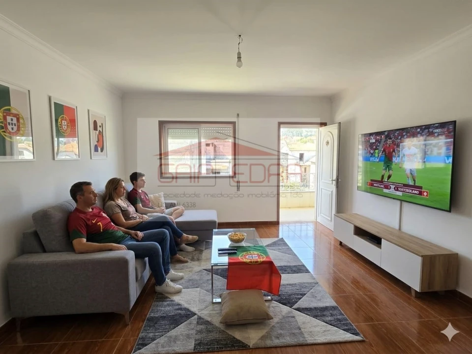 Apartamento T2 para Venda em Abragão Foto 2