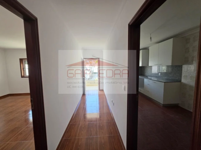 Apartamento T2 para Venda em Abragão Foto 7