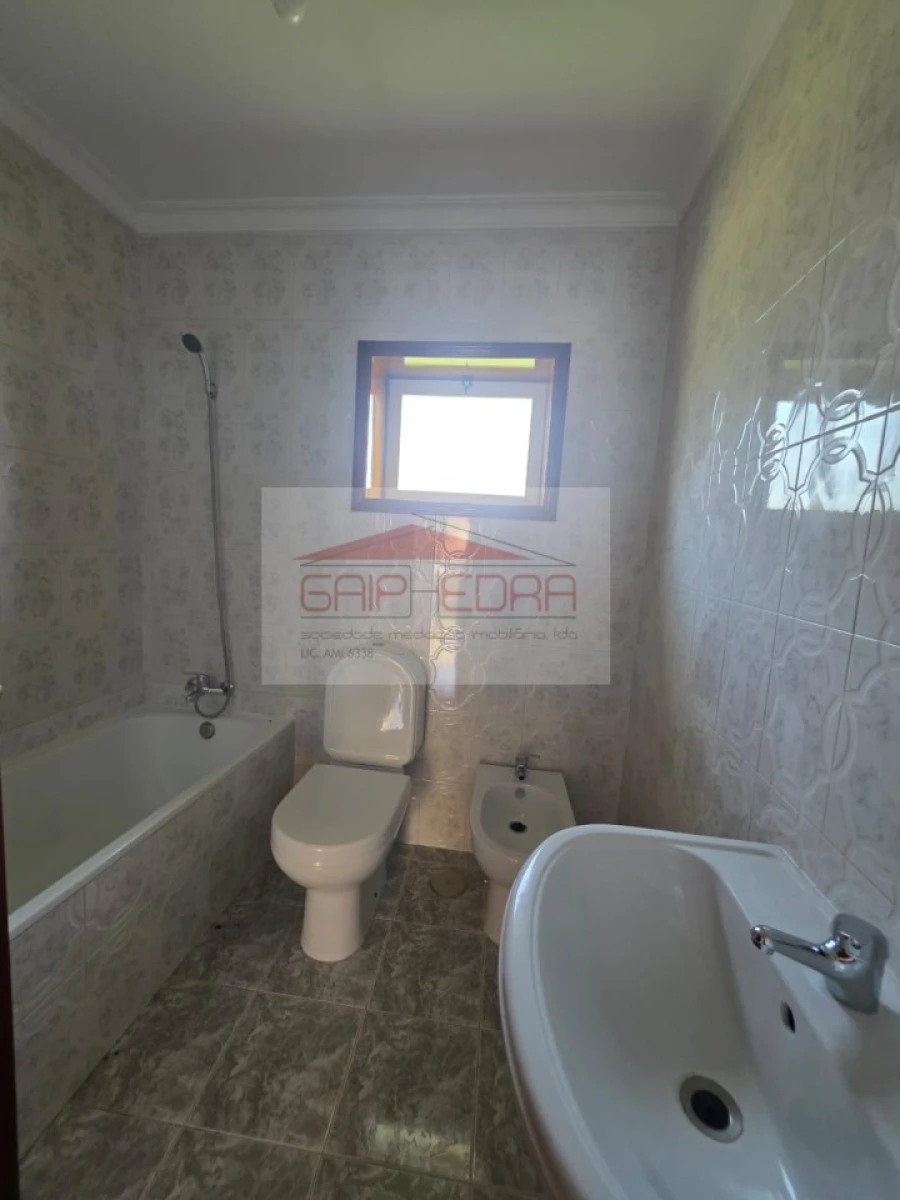 Apartamento T2 para Venda em Abragão Foto 19