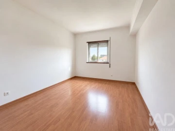 Apartamento T2 para Venda em Subportela, Deocriste e Portela Susã