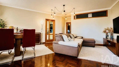 Apartamento T3 para Venda em Mafamude e Vilar do Paraíso
