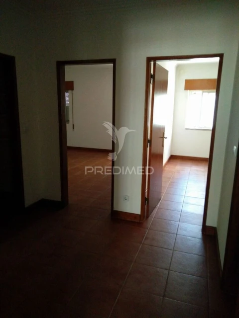 Apartamento T1 para Venda em Carregado e Cadafais