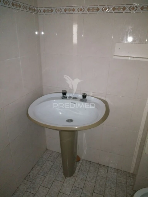 Apartamento T1 para Venda em Carregado e Cadafais