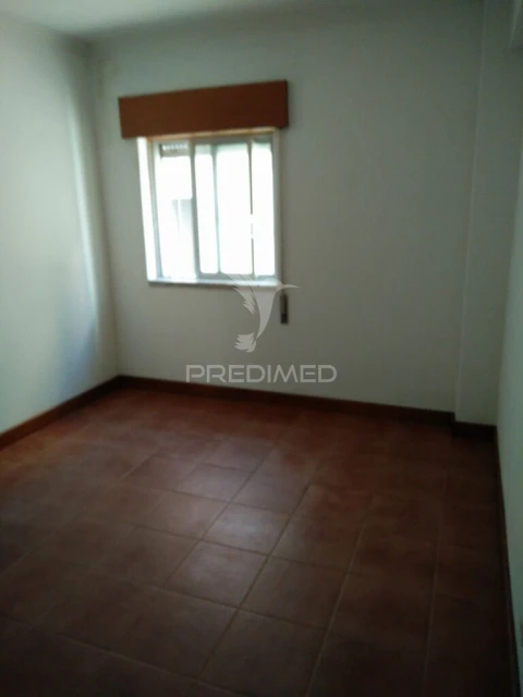 Apartamento T1 para Venda em Carregado e Cadafais