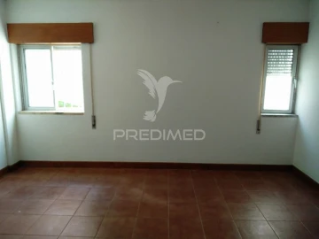 Apartamento T1 para Venda em Carregado e Cadafais