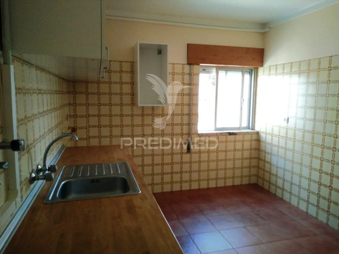 Apartamento T1 para Venda em Carregado e Cadafais Foto 3
