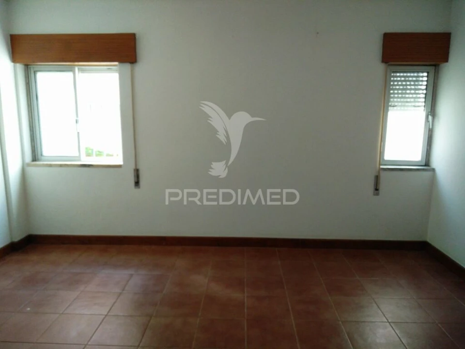 Apartamento T1 para Venda em Carregado e Cadafais Foto 13