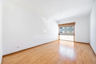 Apartamento T3 para Venda em Paranhos