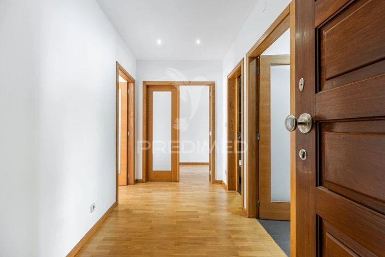Apartamento T3 para Venda em Paranhos Foto 5
