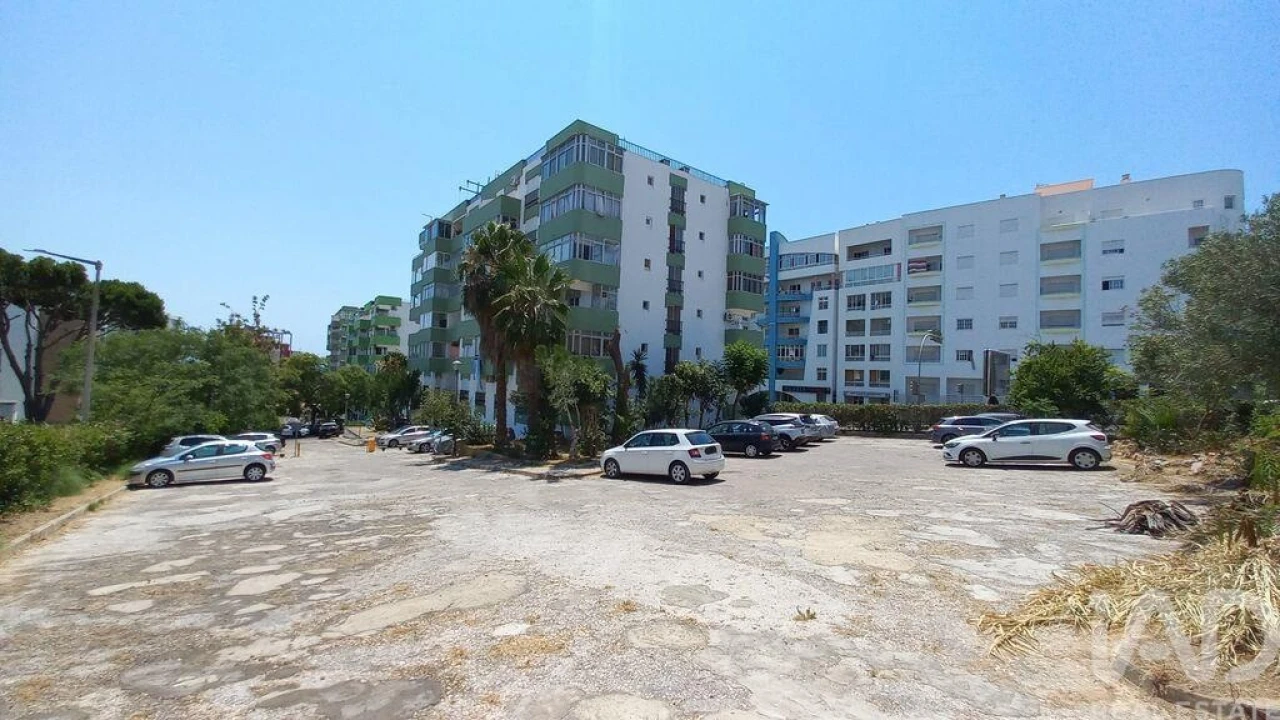 Apartamento T1 para Venda em Quarteira Foto 16
