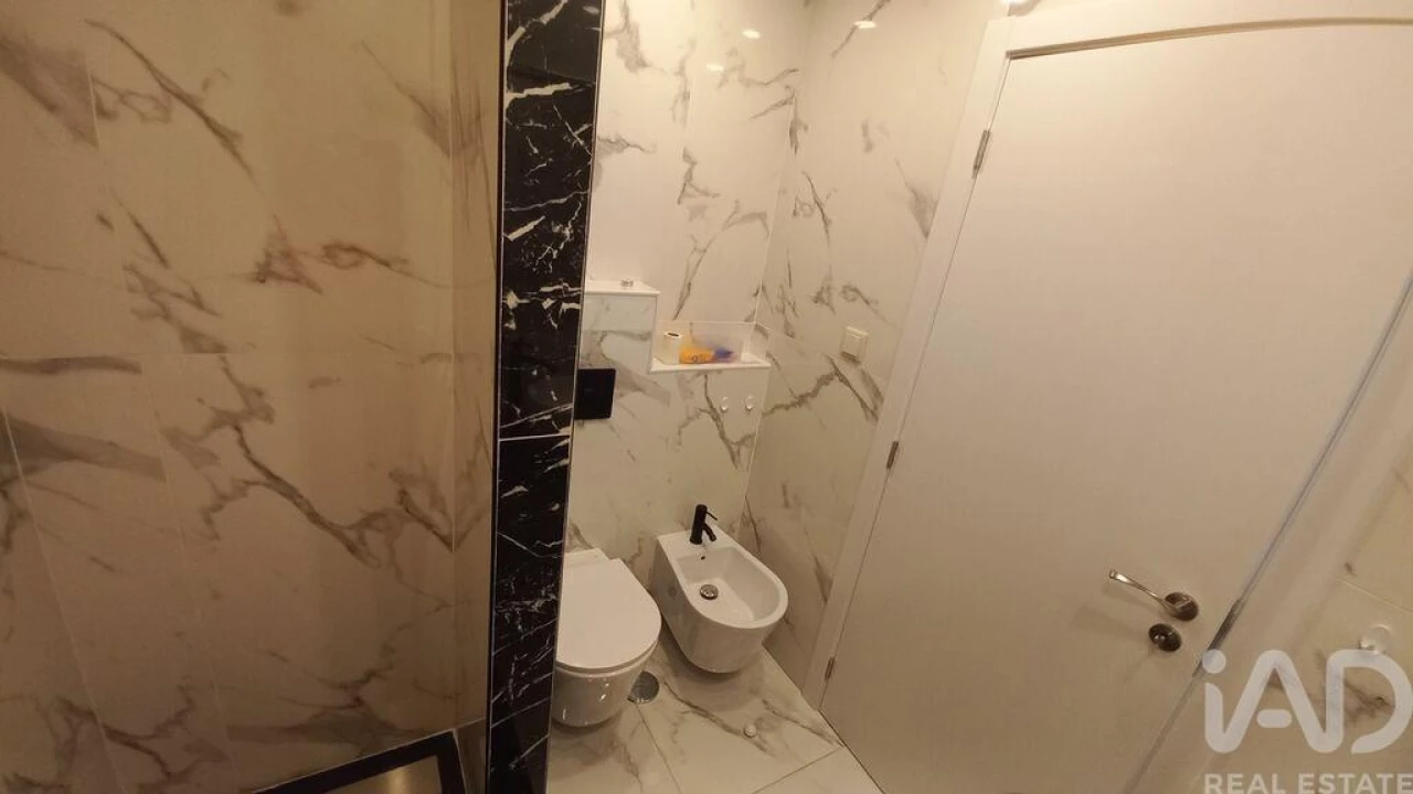 Apartamento T1 para Venda em Quarteira Foto 11