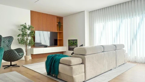 Apartamento T3 para Venda em Póvoa de Varzim, Beiriz e Argivai