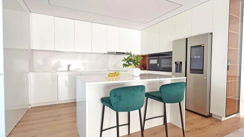Apartamento T3 para Venda em Póvoa de Varzim, Beiriz e Argivai