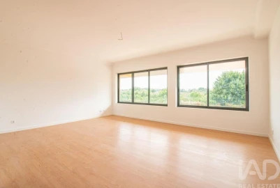 Apartamento T4 para Venda em Bombarral e Vale Covo