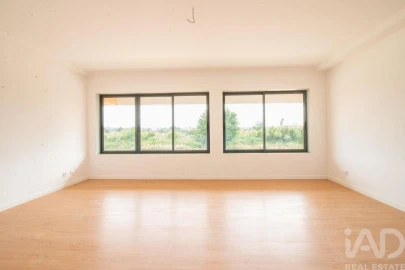 Apartamento T4 para Venda em Bombarral e Vale Covo