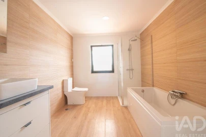 Apartamento T4 para Venda em Bombarral e Vale Covo