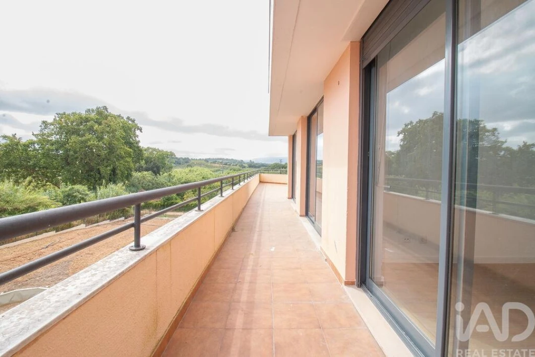 Apartamento T4 para Venda em Bombarral e Vale Covo Foto 28
