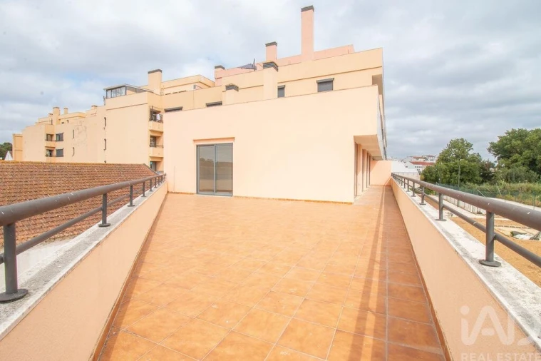 Apartamento T4 para Venda em Bombarral e Vale Covo Foto 31