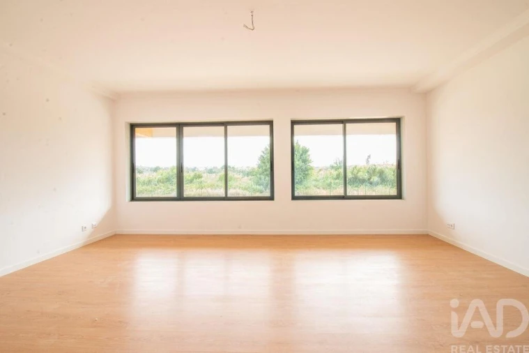 Apartamento T4 para Venda em Bombarral e Vale Covo Foto 2