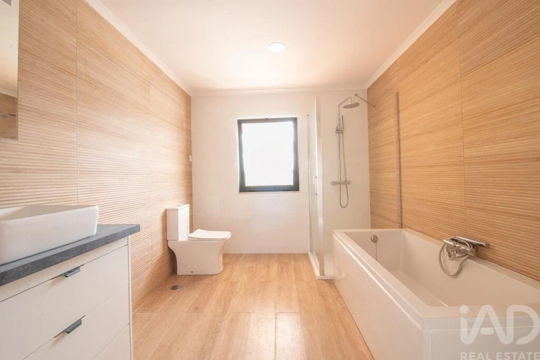 Apartamento T4 para Venda em Bombarral e Vale Covo Foto 13