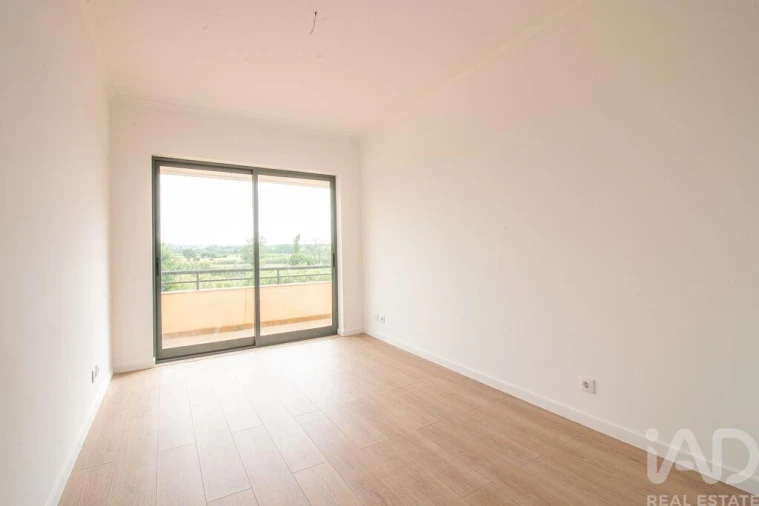Apartamento T4 para Venda em Bombarral e Vale Covo Foto 23