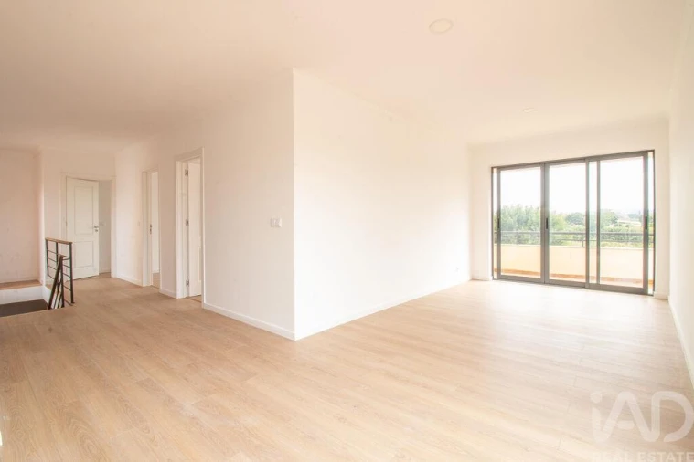 Apartamento T4 para Venda em Bombarral e Vale Covo Foto 20