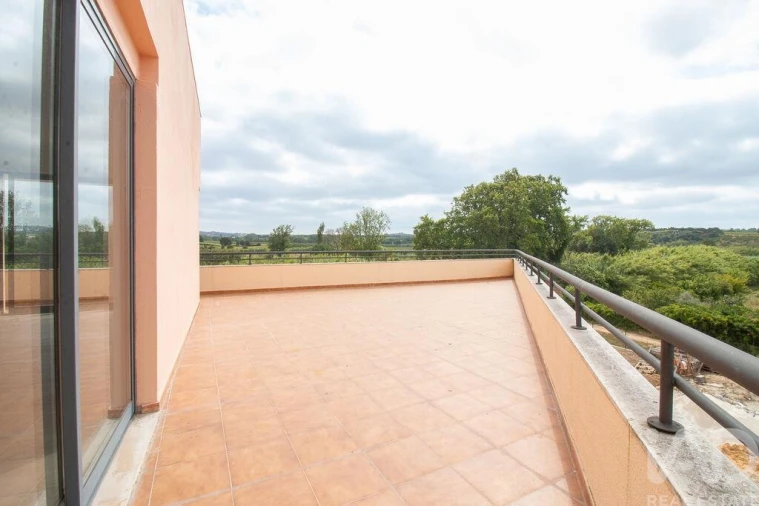 Apartamento T4 para Venda em Bombarral e Vale Covo Foto 29