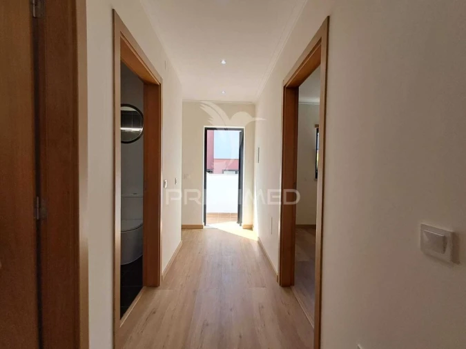 Moradia T3 para Venda em Guia Foto 18