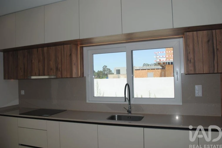 Moradia T4 para Venda em Quinta do Anjo Foto 9
