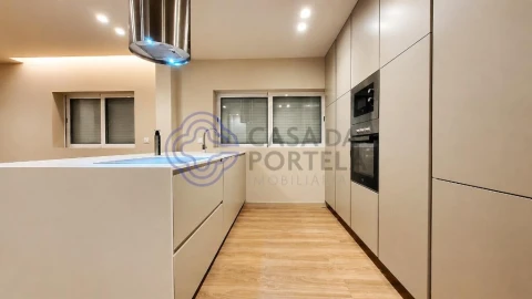 Apartamento T3 para Venda em Póvoa de Varzim, Beiriz e Argivai