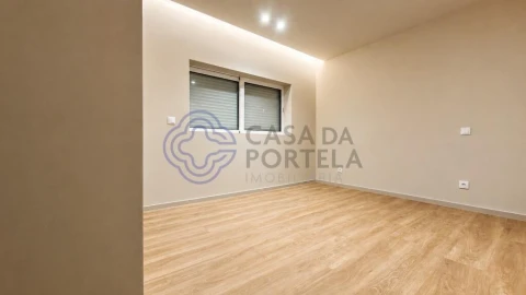 Apartamento T3 para Venda em Póvoa de Varzim, Beiriz e Argivai