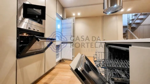 Apartamento T3 para Venda em Póvoa de Varzim, Beiriz e Argivai