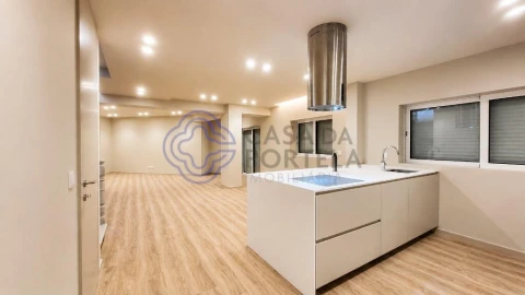 Apartamento T3 para Venda em Póvoa de Varzim, Beiriz e Argivai