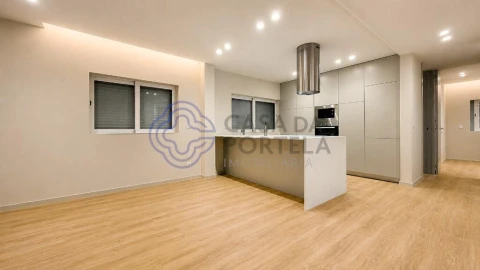 Apartamento T3 para Venda em Póvoa de Varzim, Beiriz e Argivai