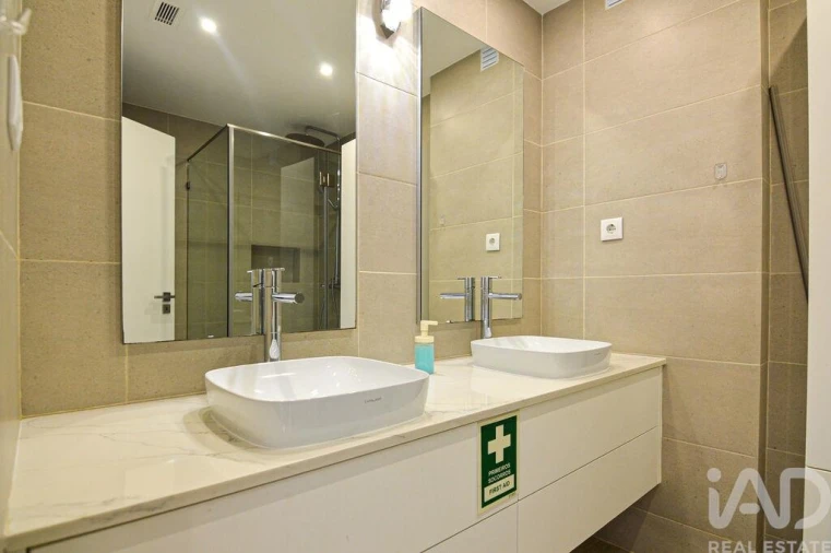 Apartamento T2 para Venda em Quarteira Foto 17