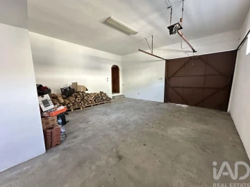 Moradia T6 para Venda em Ventosa e Cova
