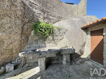 Moradia T6 para Venda em Ventosa e Cova