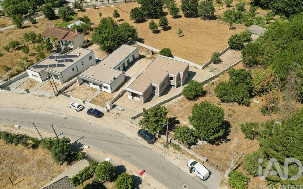 Moradia T3 para Venda em Nelas Foto 5