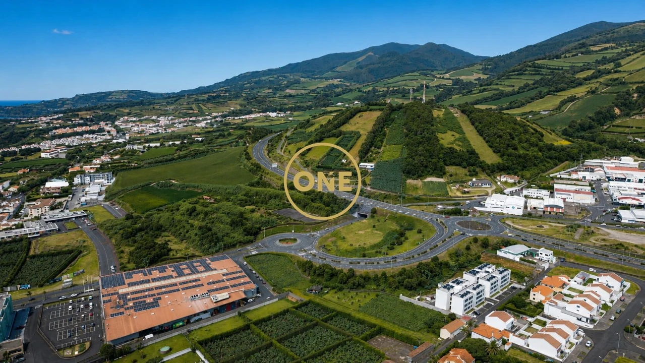 Moradia T5 para Venda em Vila Franca do Campo (São Pedro) Foto 34