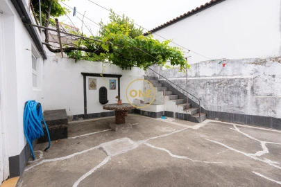 Moradia T5 para Venda em Vila Franca do Campo (São Pedro)