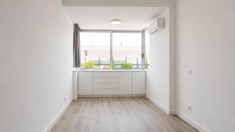 Apartamento T2 para Arrendamento em União das Freguesias de Setúbal