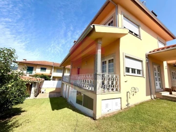Moradia T4 para Venda em Vila Verde e Barbudo
