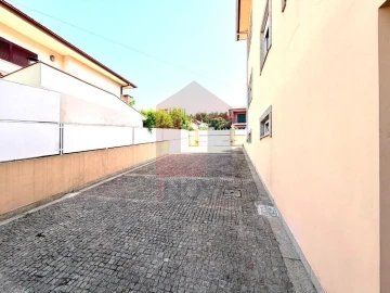 Moradia T4 para Venda em Vila Verde e Barbudo