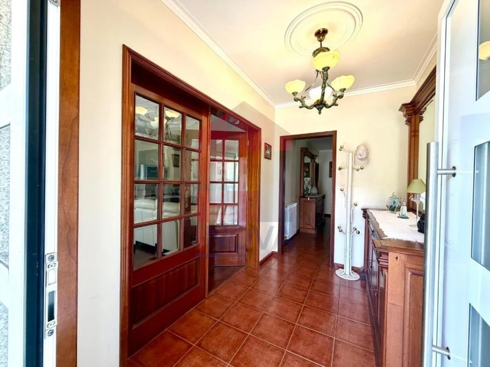 Moradia T4 para Venda em Vila Verde e Barbudo Foto 3