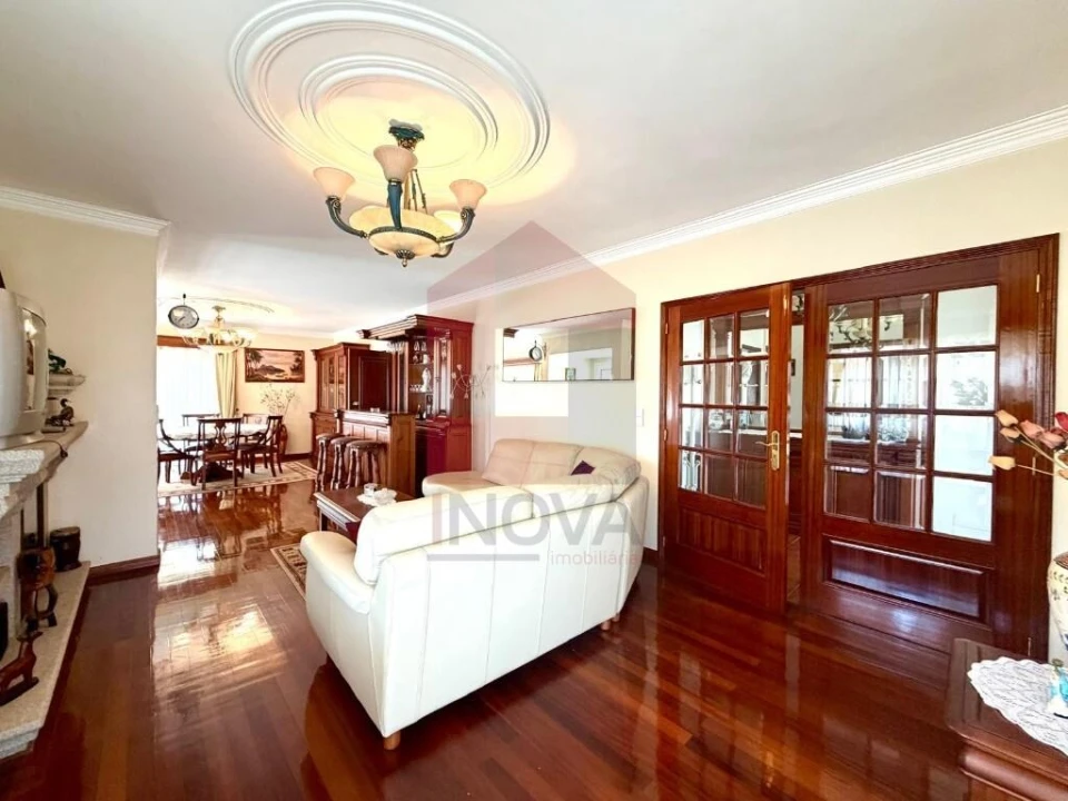 Moradia T4 para Venda em Vila Verde e Barbudo Foto 6